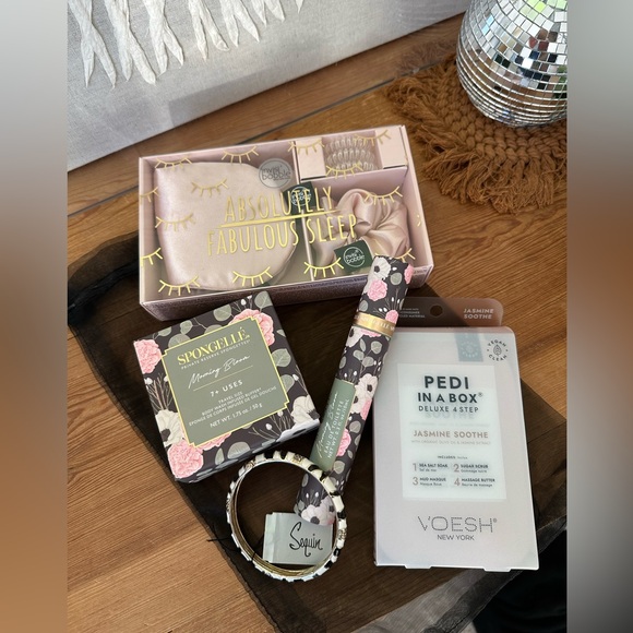 📦GIFT BUNDLE📦 - Picture 5 of 5